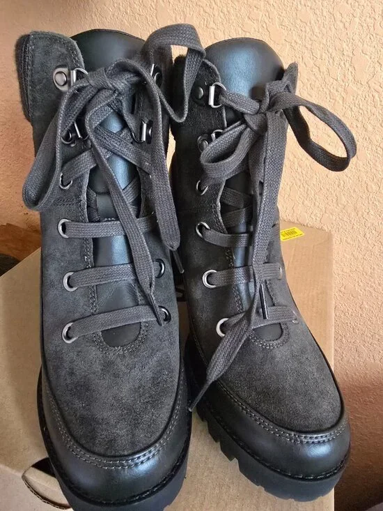 UGG BLACK WATERPROOF SUEDE REDWOOD BOOTS Size 7 - Picture 10 of 12